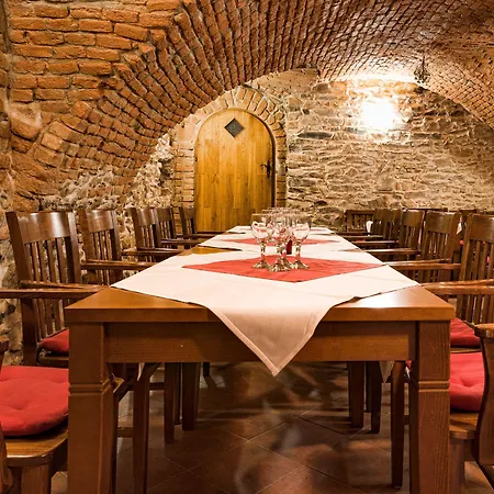 Orea Arigone Όλομουτς