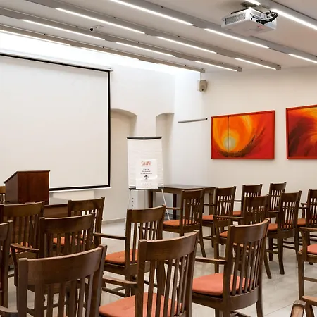 Orea Arigone Όλομουτς