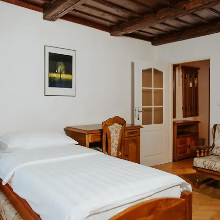 Orea Arigone Όλομουτς